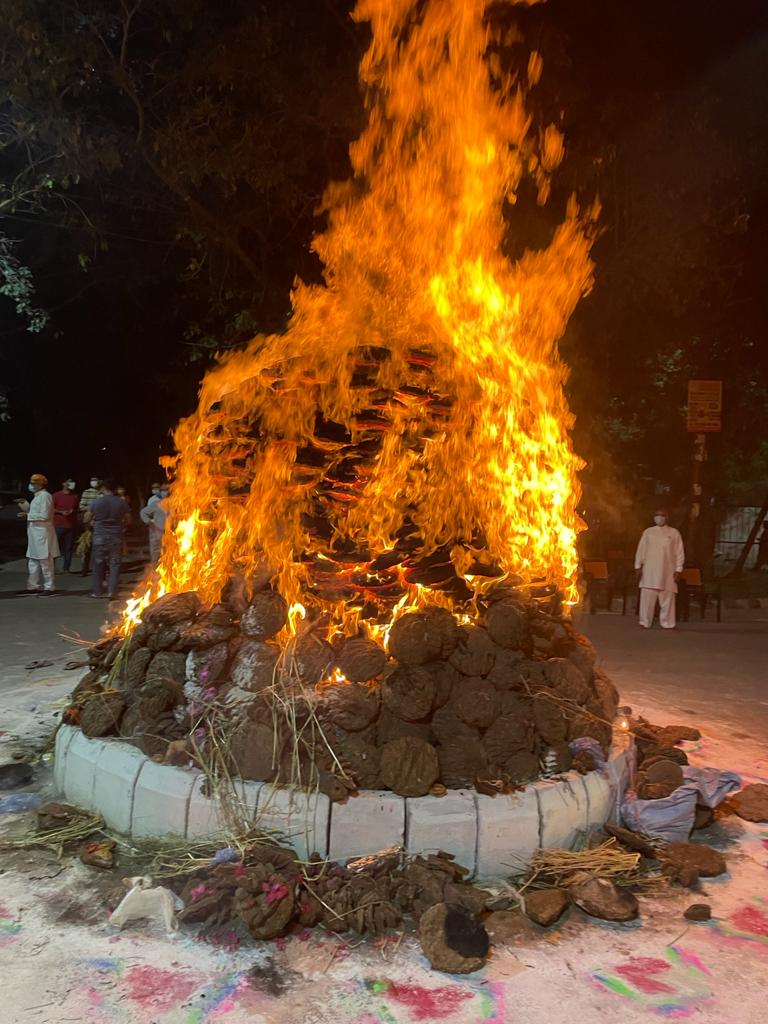 NOIDA Organizes Holika Dahan | Tathya