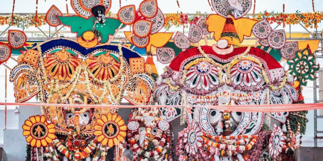 ହାତୀ ବେଶରେ ଦର୍ଶନ ଦେଲେ ତିନି ଠାକୁର