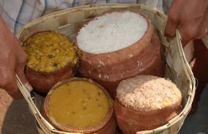 ଧର୍ମ ମାସରେ ଲୁଟୁ ଛନ୍ତି