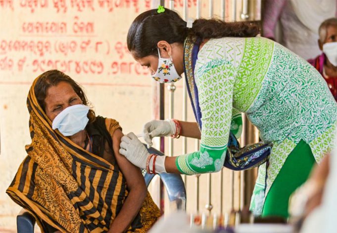 ପ୍ରଥମ ଡୋଜ୍ ଟିକାଦାନରେ ୫ଜିଲ୍ଲା ପଛରେ