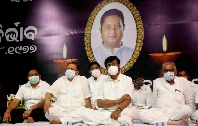 ସଂଗ୍ରାମଙ୍କୁ ଶ୍ରଦ୍ଧାଞ୍ଜଳି