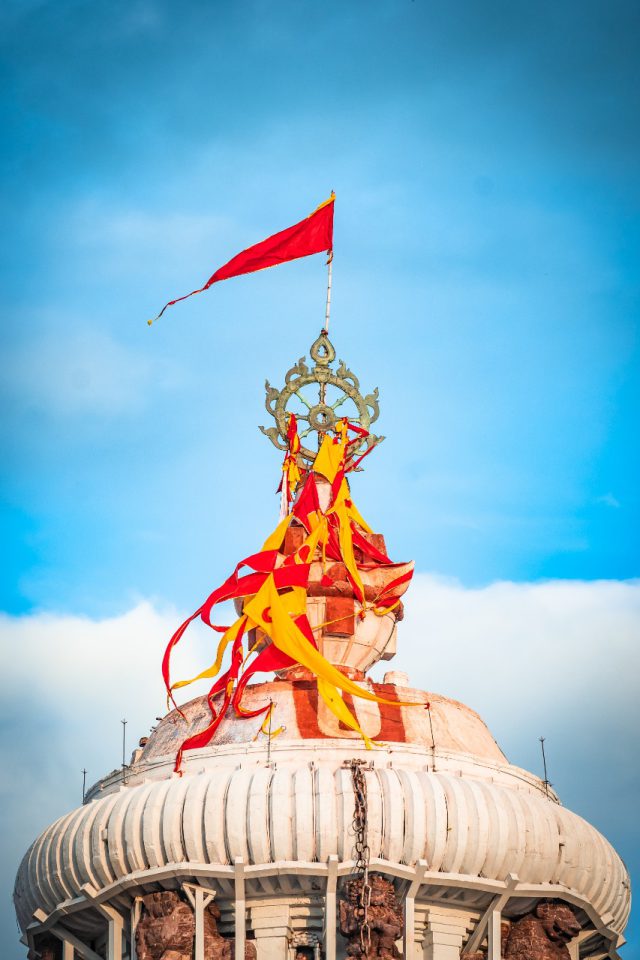 Devotee Donates Silver Valuables