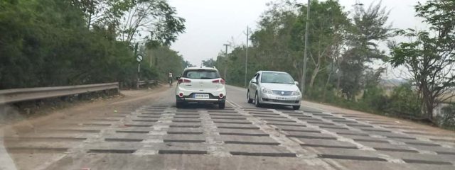 କଟକ-ପାରାଦୀପ୍ ରାସ୍ତାରେ ମାଳ ମାଳ ହମ୍ପସ