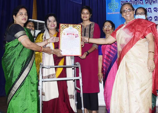 ସମାଜ ସେବା ପାଇଁ ସ୍ୱୟଂସିଦ୍ଧା ସମ୍ମାନ