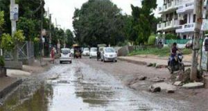 ଅସାବଧାନତାରୁ ରାସ୍ତାରେ ପାଇଖାନା ପାଣି