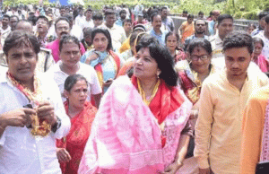 Verbal Duel Over Srimandir