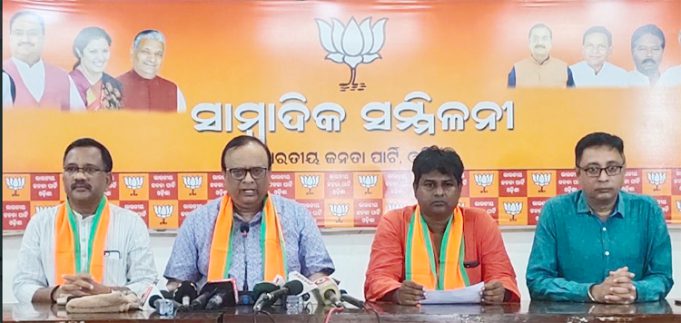 ଚିଟଫଣ୍ଡ୍ ଦୁର୍ନୀତିକୁ ବଳିଗଲାଣି ବିଜୁଳି କାରନାମା