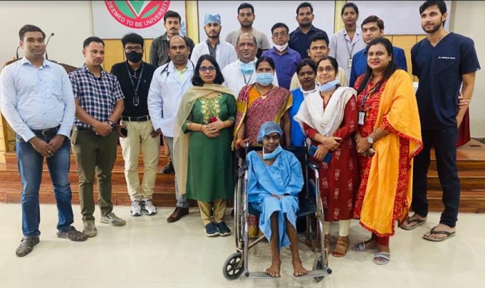 ସମ୍ରେ ଯୁବତୀଙ୍କ ଛାତିରୁ ବାହାରିଲା ୩ କେଜିର ଟ୍ୟୁମର