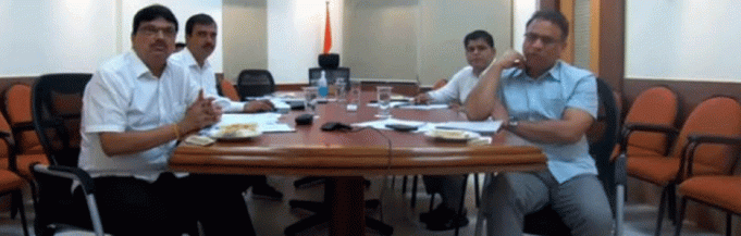 State Consults Financial Experts