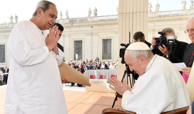 CM Meets Pope Francis
