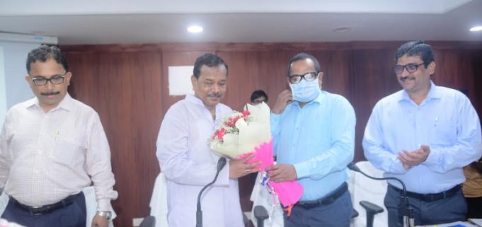 ଲୋକସଂପର୍କ ଭବନରେ ମନ୍ତ୍ରୀ ଶ୍ରୀ ଅମାତ