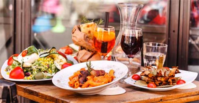 ହୋଟେଲ ଆଦାୟ କରିପାରିବେ ନାହିଁ ସେବା ଶୁଳ୍କ