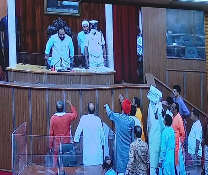 ଛାତ୍ରୀ ଆତ୍ମହତ୍ୟା ଘଟଣାର ସିବିଆଇ ତଦନ୍ତ ଦାବି