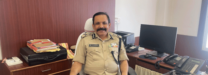Super Cop Superannuates
