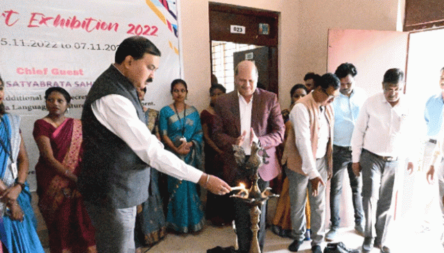 Sahu Visits Culture Varsity