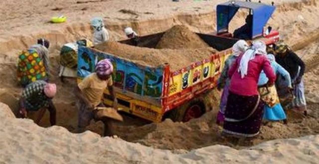 ଲଘୁ ଖଣିଜ ଲୁଟ୍ ରେ ଲଗାମ କେବେ ?