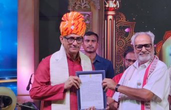 Governor Felicitates Gurujee