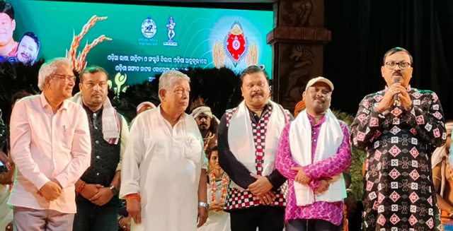 Folk Tune Captivates Bhetghat