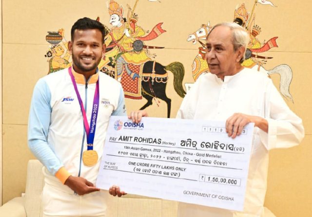 Hockey Stars Honored