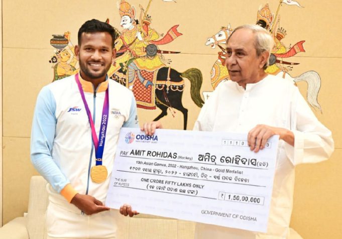 Hockey Stars Honored
