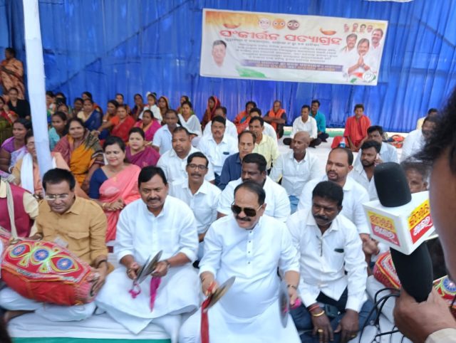 Cong Holds Sankitran Satyagrah