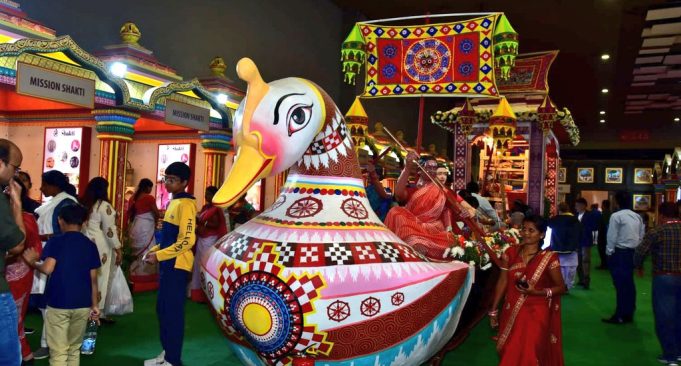 ଆକର୍ଷିତ କରୁଛି ସାଧବ ପୁଅର ବୋଇତ