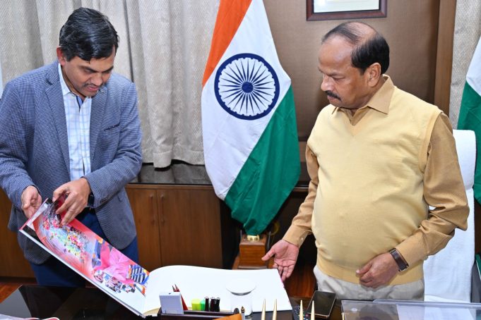 Director I&PR Meets Governor