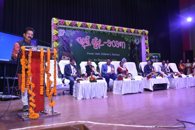 Sargi Phula Enthrals Students