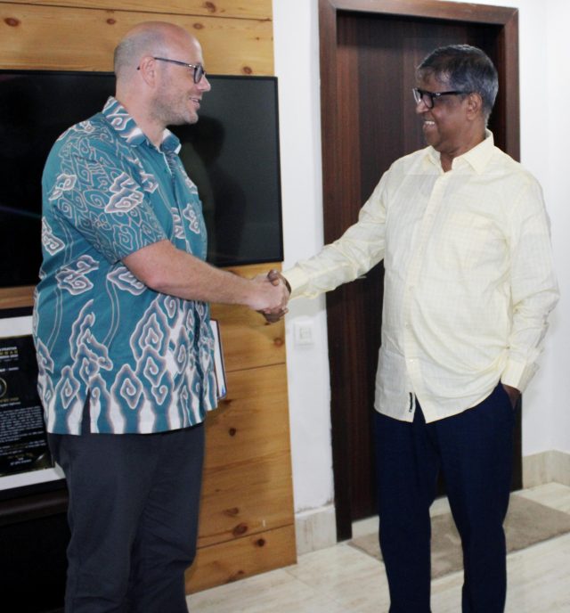 Indo Prof. Meets SOA Chief