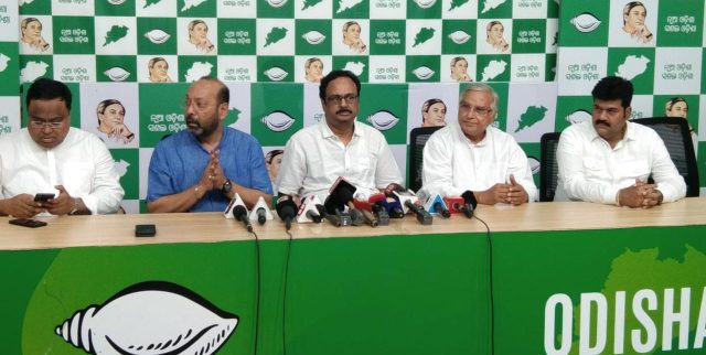 Behera, Bhrugu Join BJD