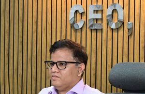 ବନ୍ଧାହେବେ ଦୁଇ ପୋଲିଂ ଅଧିକାରୀ