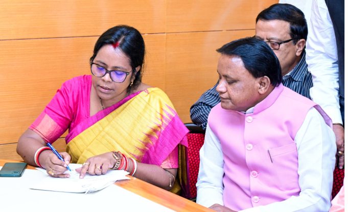 ନାମାଙ୍କନ ଦାଖଲ କଲେ ମମତା