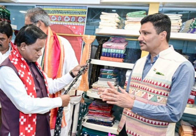 Plea For Handwoven Clothing