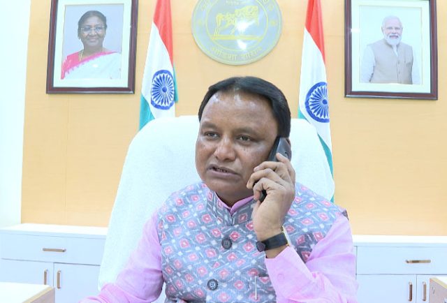 Mohan Dials Mamata