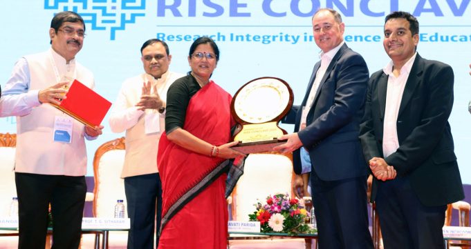 ଗବେଷଣା କ୍ଷେତ୍ରରେ ସ୍ୱଚ୍ଛତାକୁ ଗୁରୁତ୍ୱ