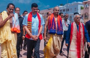 ASI Inspects Ratna Bhandar