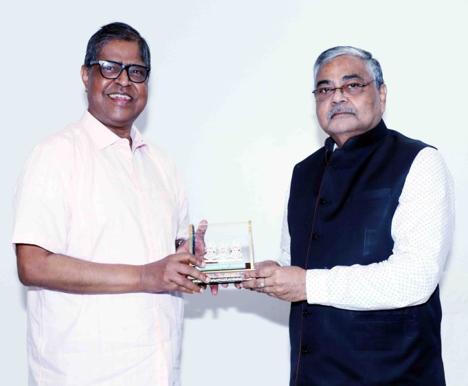 ପୂର୍ବତନ ବିଚାରପତିଙ୍କ ସୋଆ ପରିଦର୍ଶନ