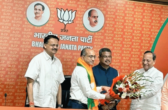 ପଦ୍ମ ଧରିଲେ ସୁଜିତ କୁମାର