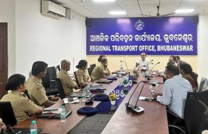 ମୋଟର ଯାନ ଆଇନ ପଢାଇଲେ କମିସନର