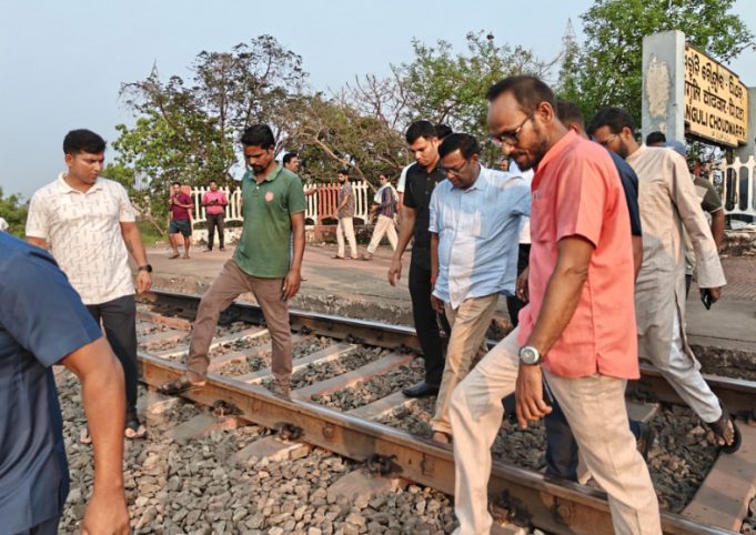 Cong Demands Train Mishap Inquiry