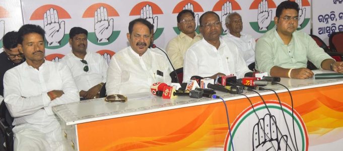 ମହିଳା ପ୍ରସଙ୍ଗରେ ପଛକୁ ହଟବନି କଂଗ୍ରେସ