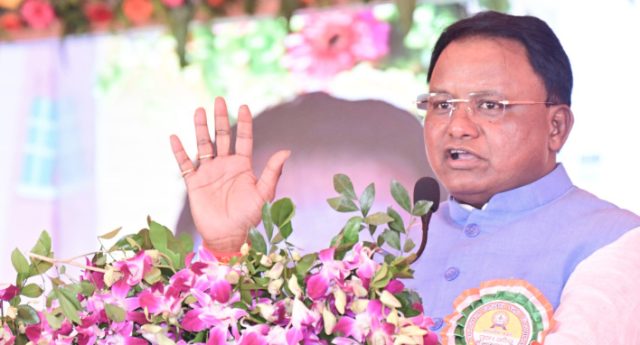 ୫ଟି ସ୍କୁଲ ଏକ ପ୍ରହସନ ଥିଲା