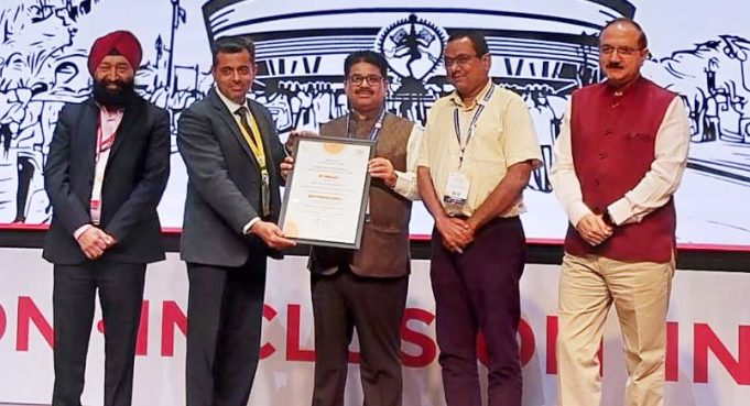 ଓକାକକୁ ମିଳିଲା ଦୁଇଟି ପୁରସ୍କାର