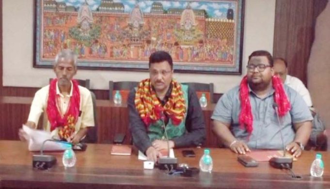 ରଥରେ ଅଣସେବକ ଚଢ଼ିଲେ ମୋକଦ୍ଦମା