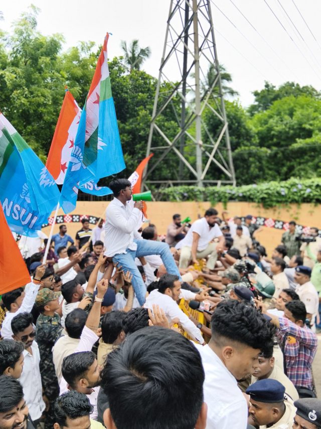 BJD, Congress Hit Streets On FM Tragedy