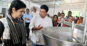 ଡାଏରୀ ଫାର୍ମ ପରିଦର୍ଶନ କଲେ ପ୍ରମୁଖ ଶାସନ ସଚିବ