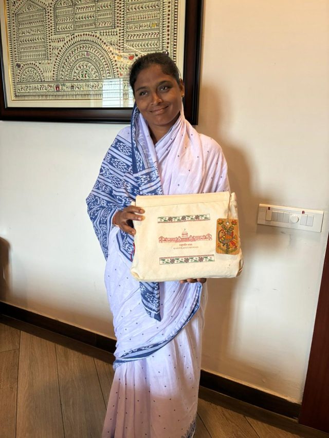 Bangle Seller’s Story Of Hope