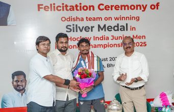 Men’s Junior Hockey Team Honored