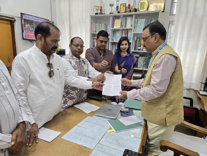 ଅନାସ୍ଥା ଆଣିଲା କଂଗ୍ରେସ