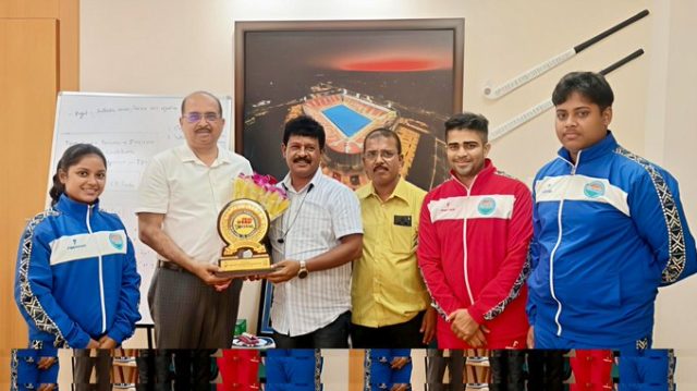 State Boosts Kickboxers